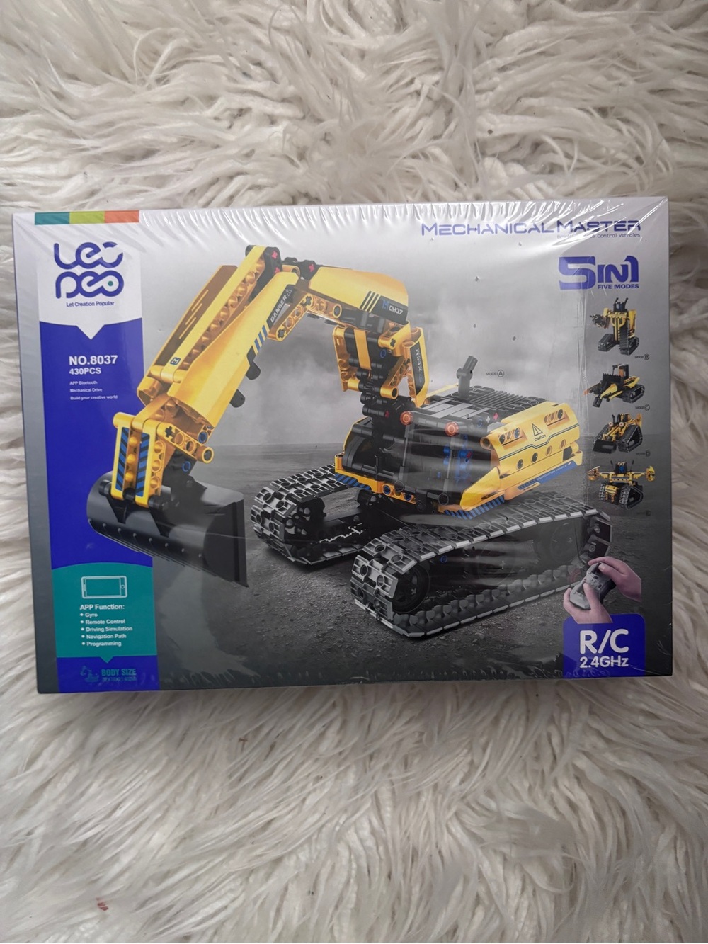 NIB LecPop 5 in 1 Excavator